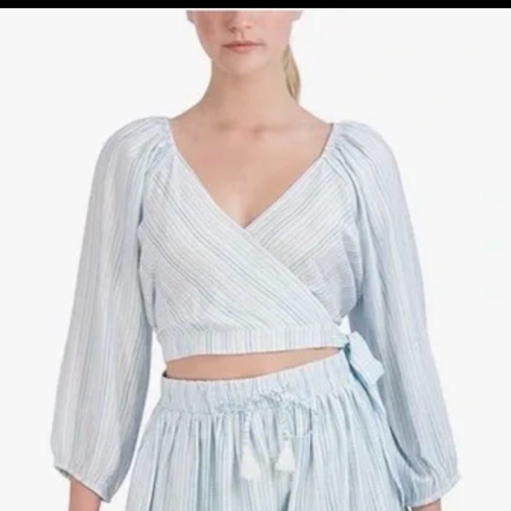 BCBGeneration Striped Wrap Crop Top – Puff Sleeve size Medium